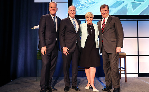 (L to R) American CEO Doug Parker, DFW Airport CEO Sean Donohue, Fort Worth Mayor Betsy Price and Dallas Mayor Mike Rawlings.